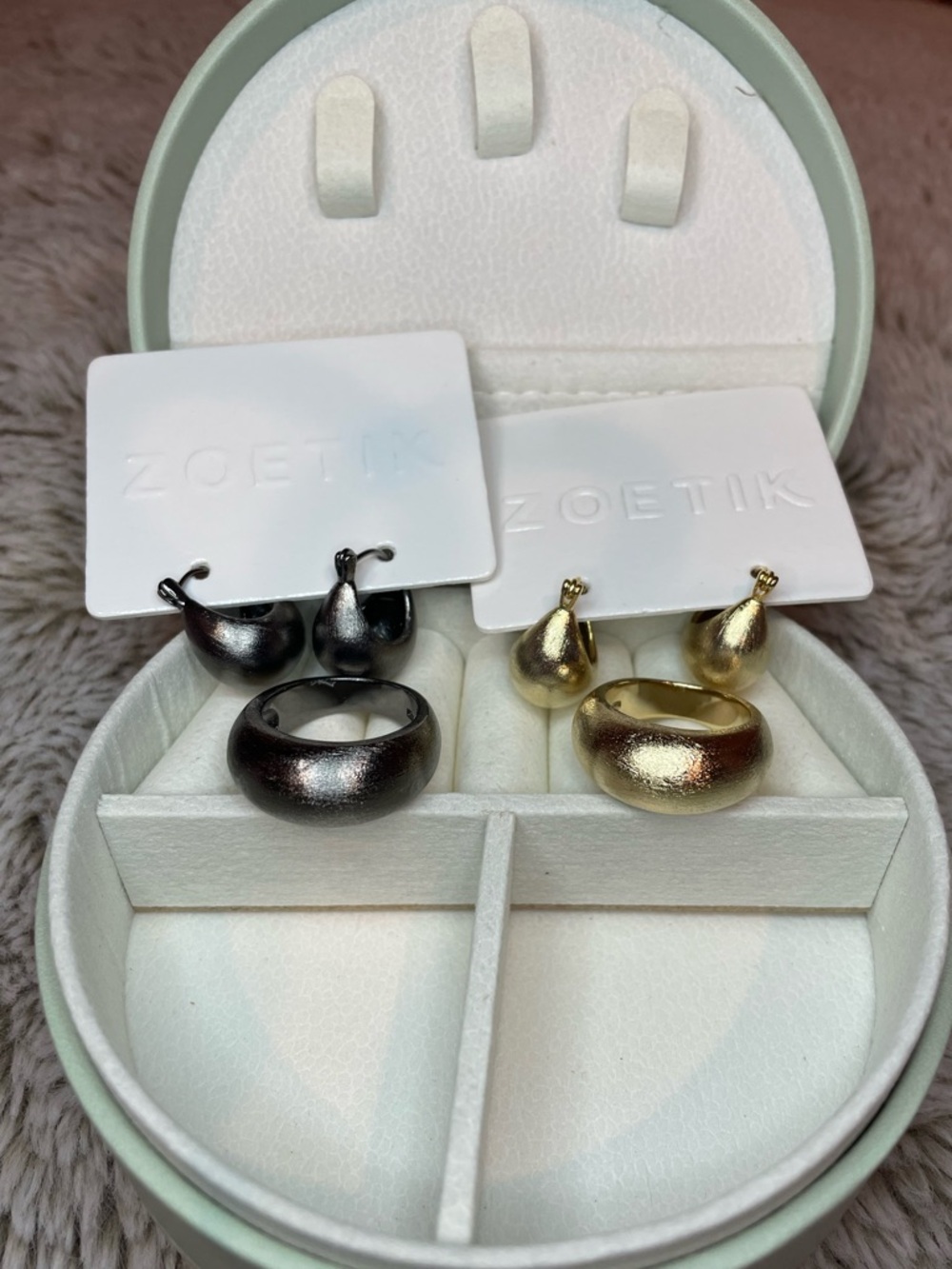 Zoetik Metallic Ring & Earring Set — Gold or Gunmetal